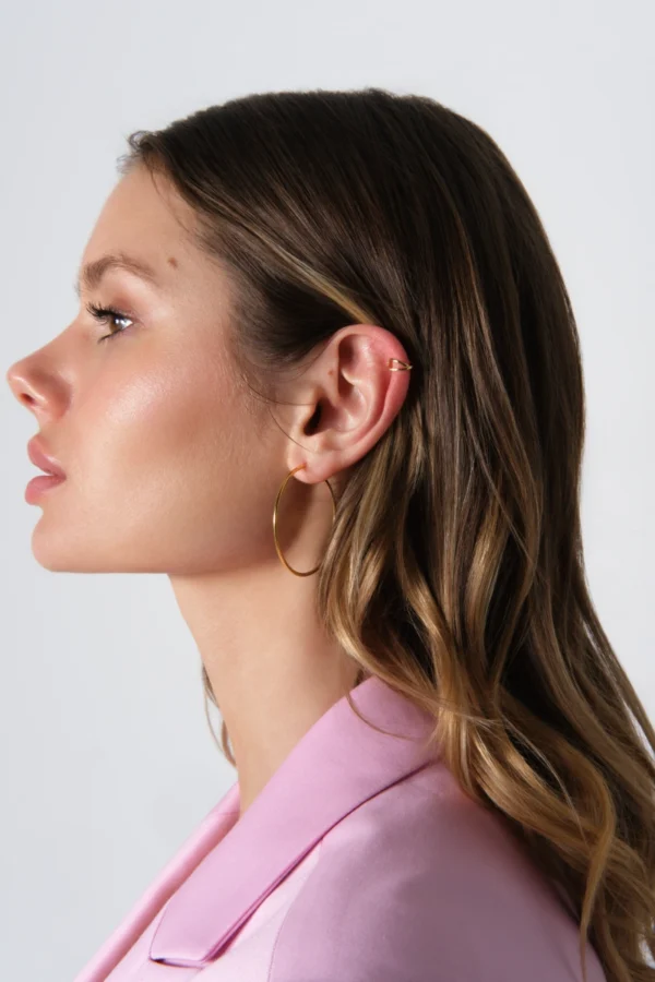 kolczyki koła 4cm model klasyczne kolczyki koła 4cm na modelce