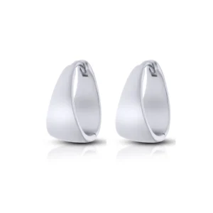 kolczyki srebrne rodowane koła rozszerzane w podstawie na białym tle