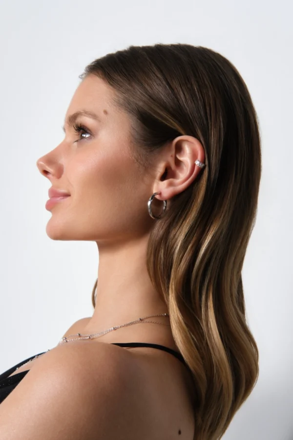 kolczyki skrecone model kolczyki skręcone srebrne 25mm na modelce