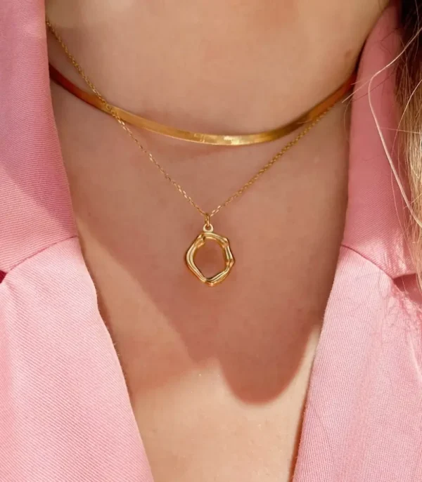 nieregularny naszyjnik Naszyjnik o nieregularnym kształcie w stylizacji