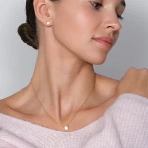 zestaw z opalem na modelce