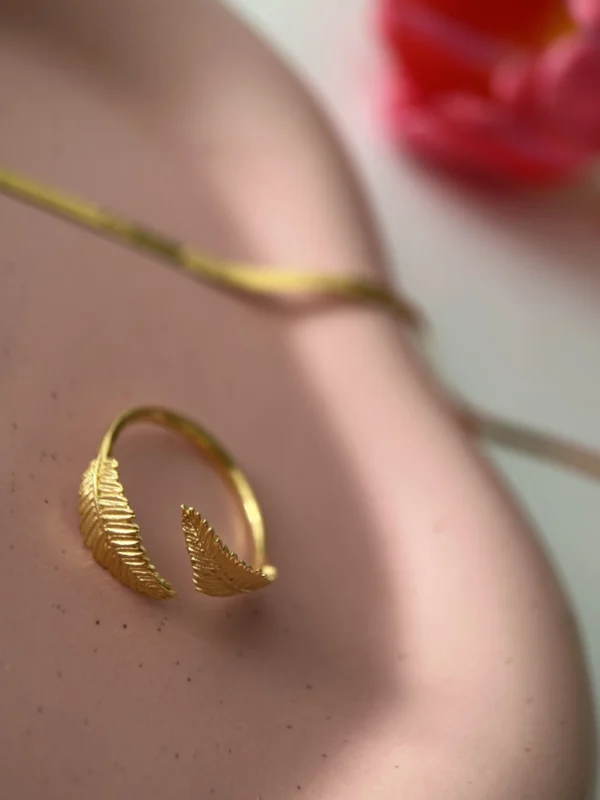 pierścionek listki stylizacja pierścionek listki stylizacja