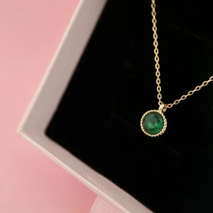 Naszyjnik pozłacany ze szmaragdową cyrkonią Srebro 925 Lukier jewellery w pudełku na prezent