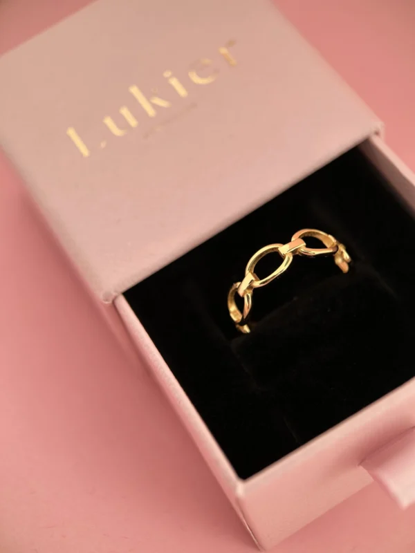 Pierścionek ogniwa pozłacany w pudełku na prezent Lukierj ewellery Pierścionek ogniwa pozłacany w pudełku na prezent Lukierj ewellery