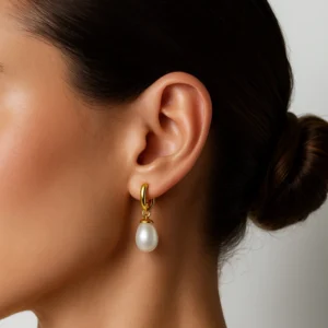 Kolczyki pozłacane z perłami wiszące na kółeczku modne i stylowe