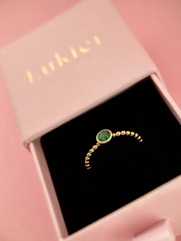 pierścionek ze szmaragdową cyrkonią pozłacany Lukier jewellery w pudełku na prezent pierścionek ze szmaragdową cyrkonią pozłacany Lukier jewellery w pudełku na prezent